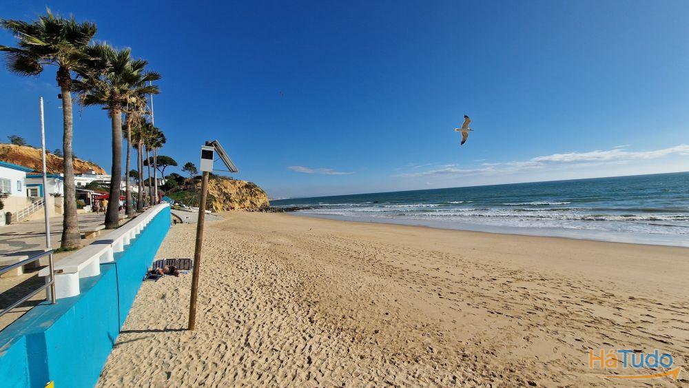 Terreno para construo de Apartamentos e Lojas a 150 metros da Praia