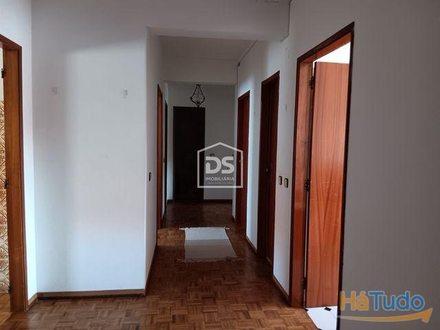 Venda - Apartamento - T4