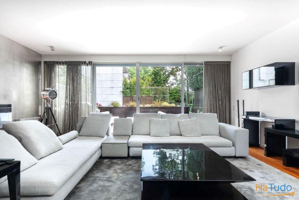 Moradia de Luxo com 4 Pisos com Spa Privativo