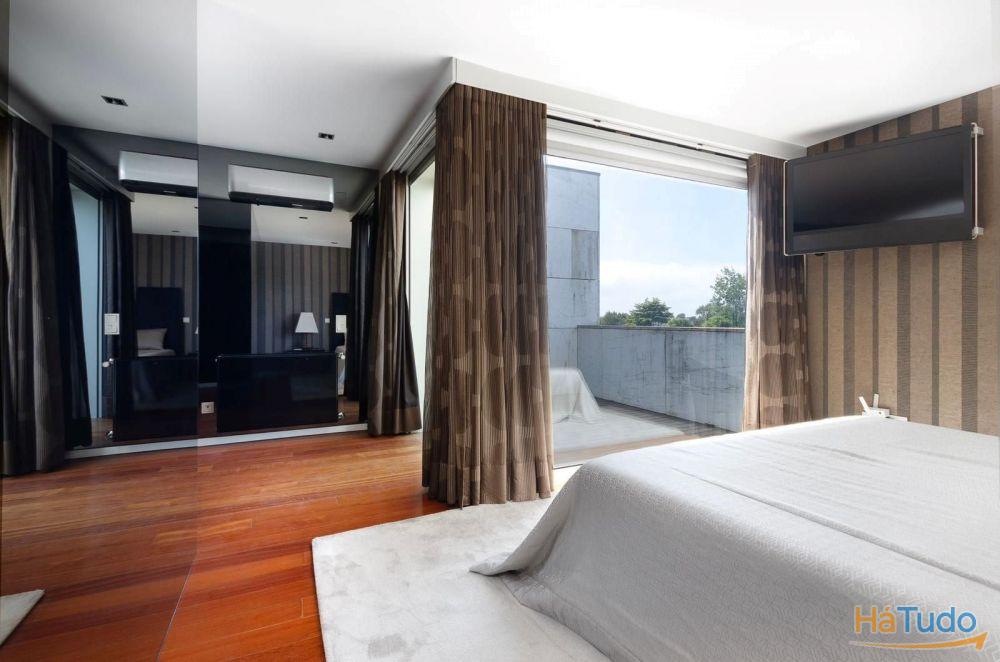 Moradia de Luxo com 4 Pisos com Spa Privativo