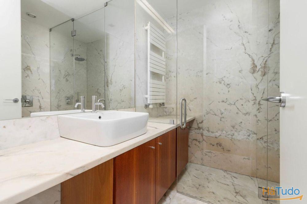 Moradia de Luxo com 4 Pisos com Spa Privativo
