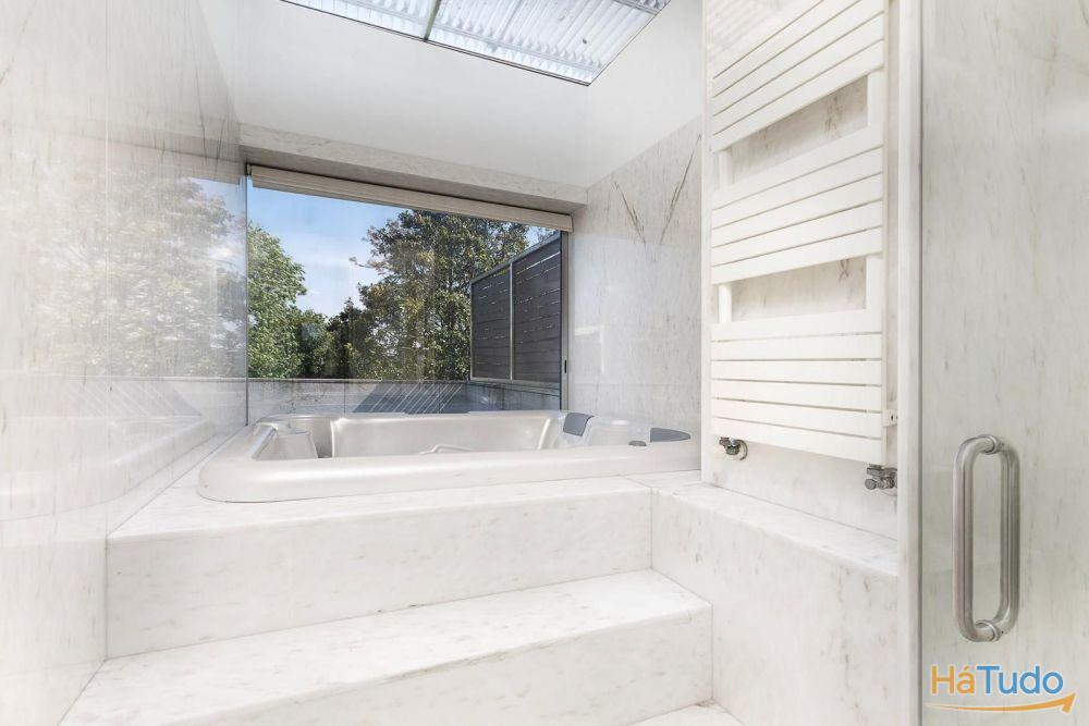 Moradia de Luxo com 4 Pisos com Spa Privativo