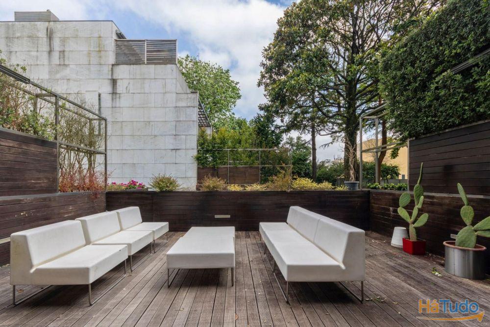 Moradia de Luxo com 4 Pisos com Spa Privativo