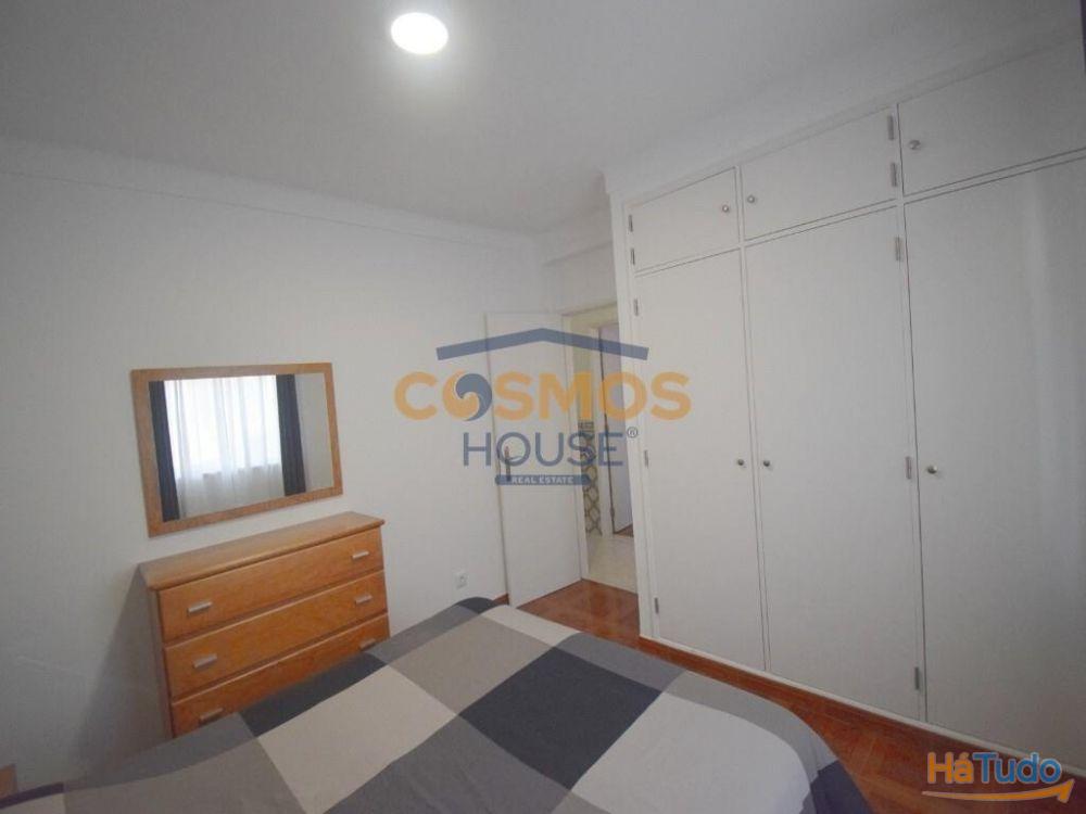 Moradia T2 com Garagem Fechada, Terrao e Churrasqueira - So Martinho do Porto