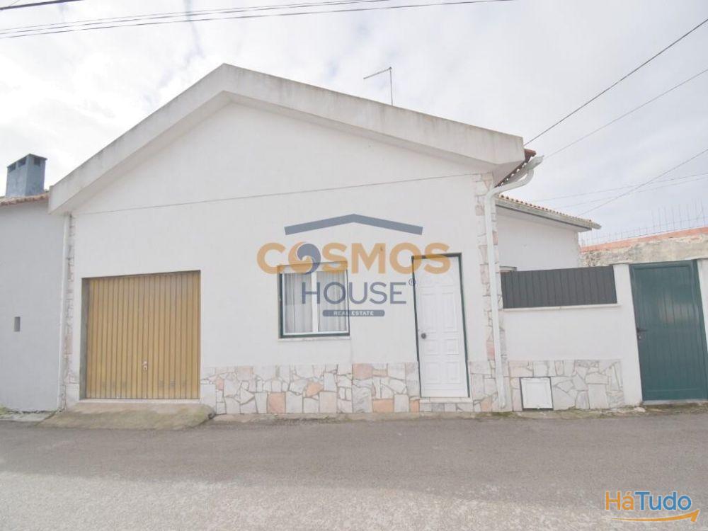 Moradia T2 com Garagem Fechada, Terrao e Churrasqueira - So Martinho do Porto