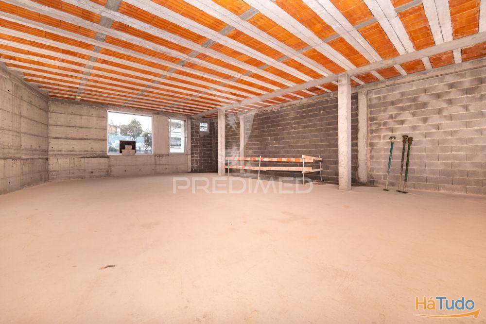 Armazm 345 M2 para servios, comercio e indstria Ferreiros, Braga