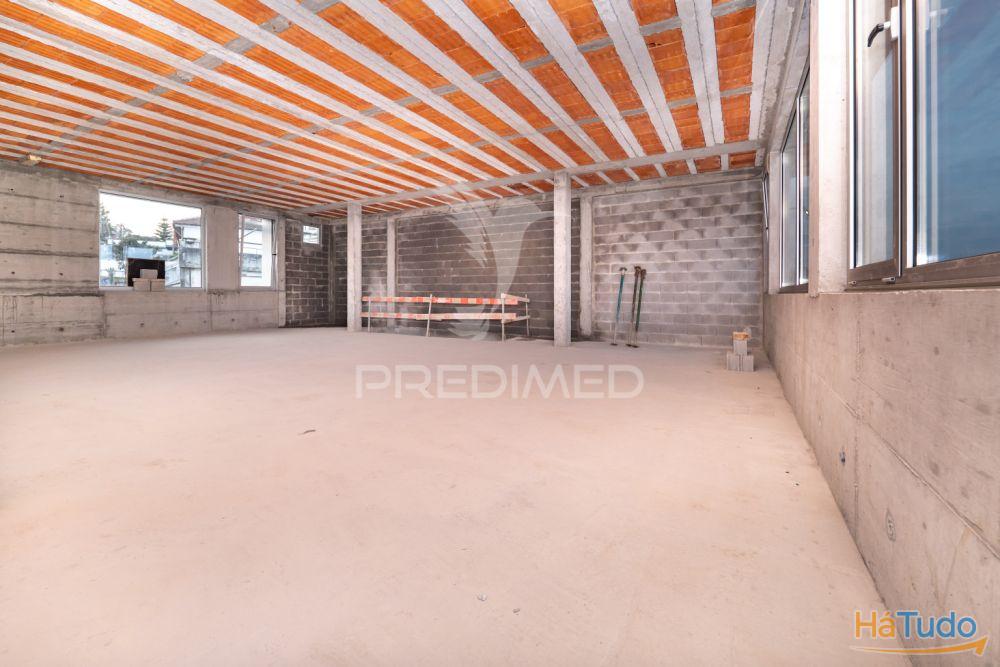 Armazm 345 M2 para servios, comercio e indstria Ferreiros, Braga