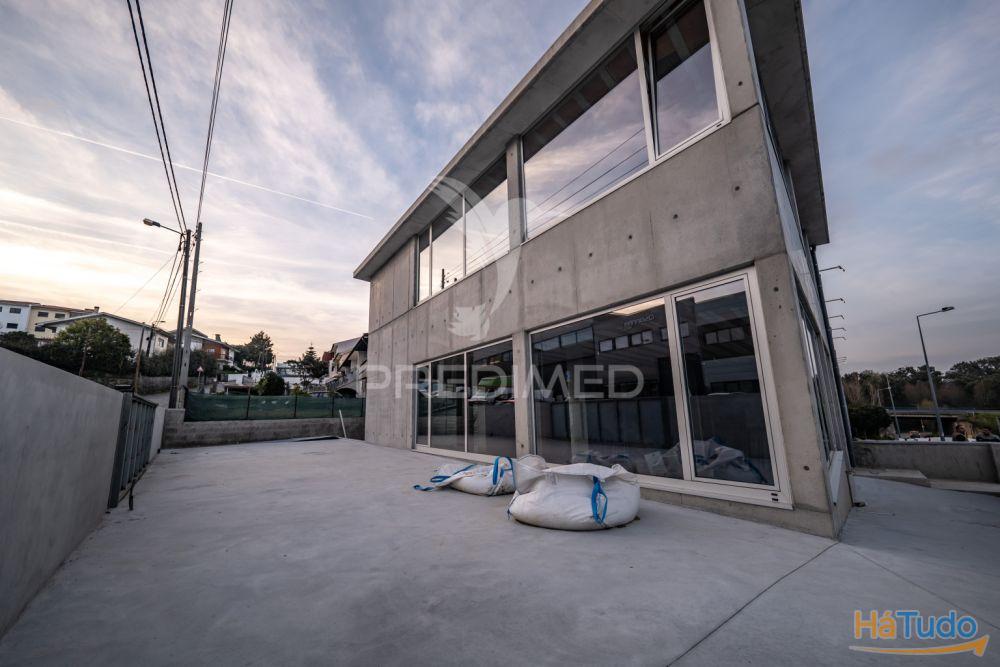 Armazm 345 M2 para servios, comercio e indstria Ferreiros, Braga