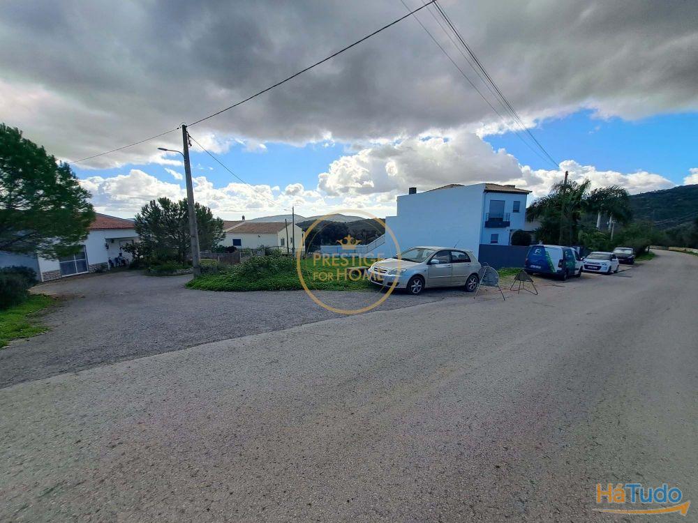 TERRENO COM ALVARA DE CONSTRUO VALIDO PARA MORADIA T4 - CALADA