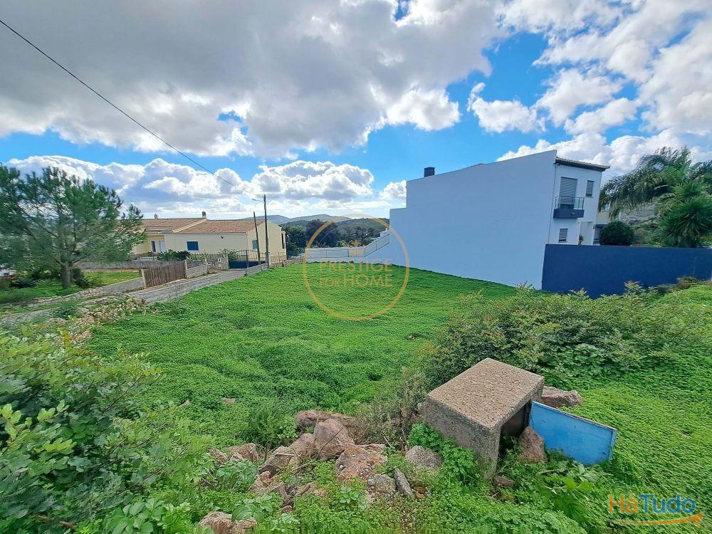TERRENO COM ALVARA DE CONSTRUO VALIDO PARA MORADIA T4 - CALADA