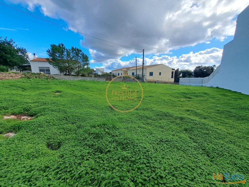 TERRENO COM ALVARA DE CONSTRUO VALIDO PARA MORADIA T4 - CALADA