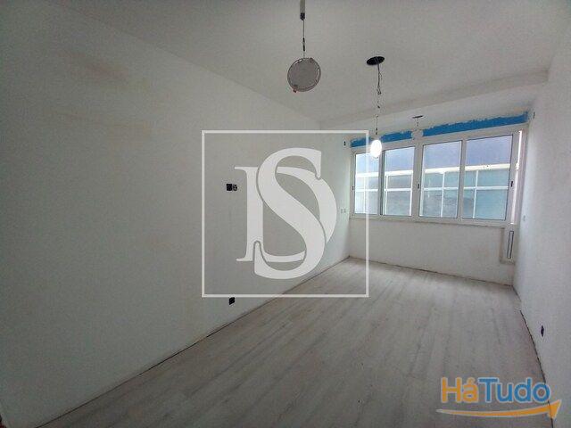 Venda - Apartamento - T4