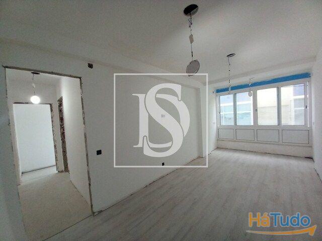 Venda - Apartamento - T4