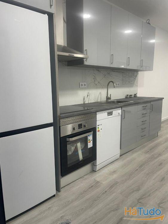 Moradia T2 geminada na Senhora da Hora, Matosinhos