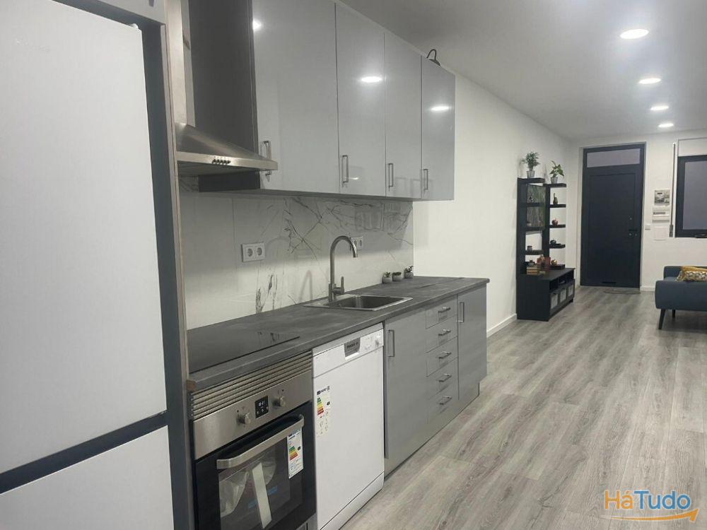 Moradia T2 geminada na Senhora da Hora, Matosinhos