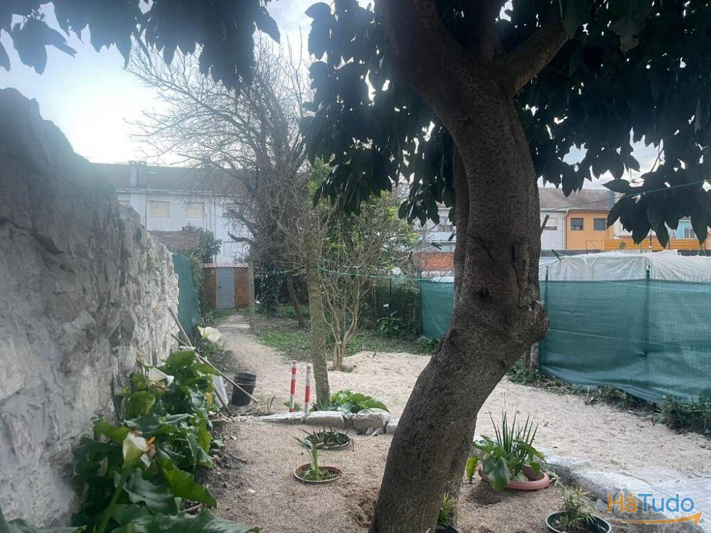 Moradia T2 geminada na Senhora da Hora, Matosinhos