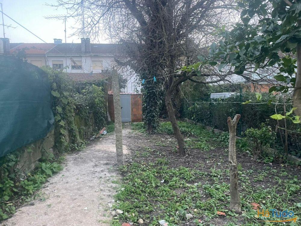 Moradia T2 geminada na Senhora da Hora, Matosinhos