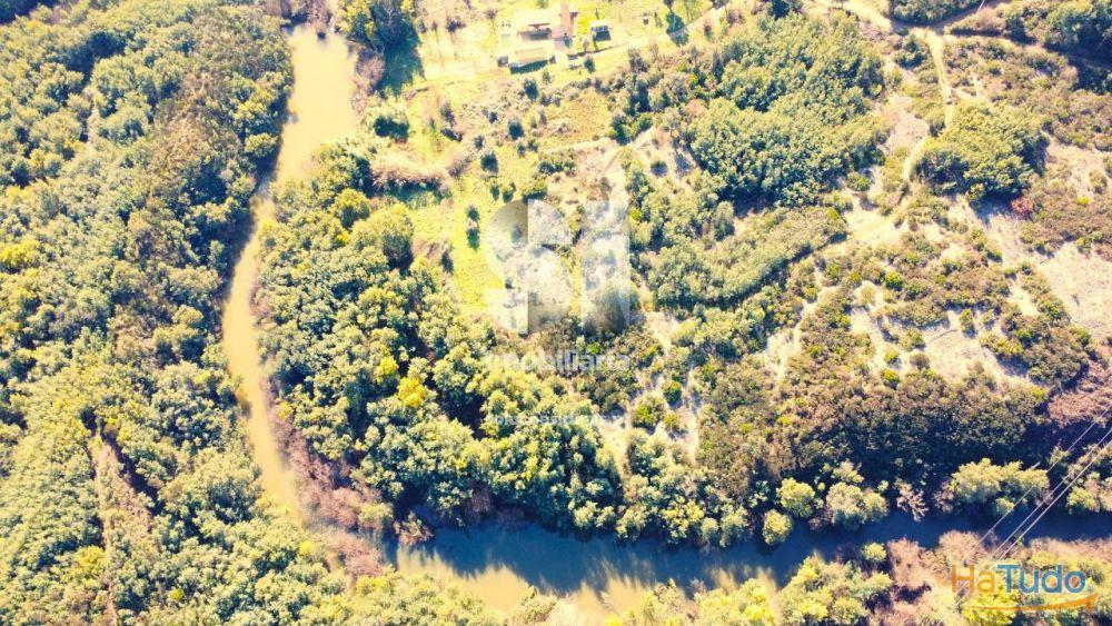 Terrenos junto ao Rio Alva