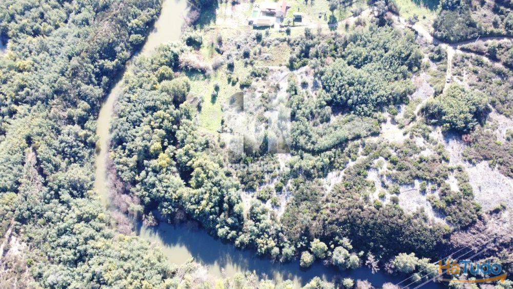 Terrenos junto ao Rio Alva