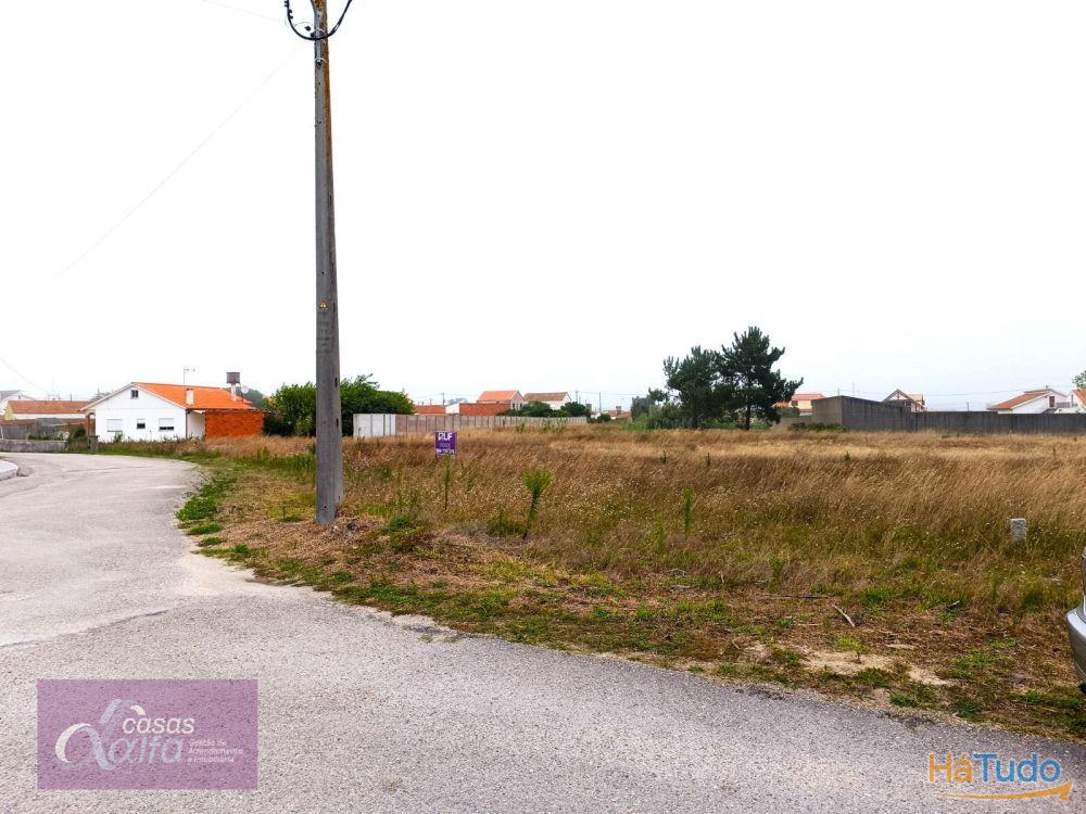 Terreno para construção em zona próxima de praia Terreno para construção em zona próxima de praia