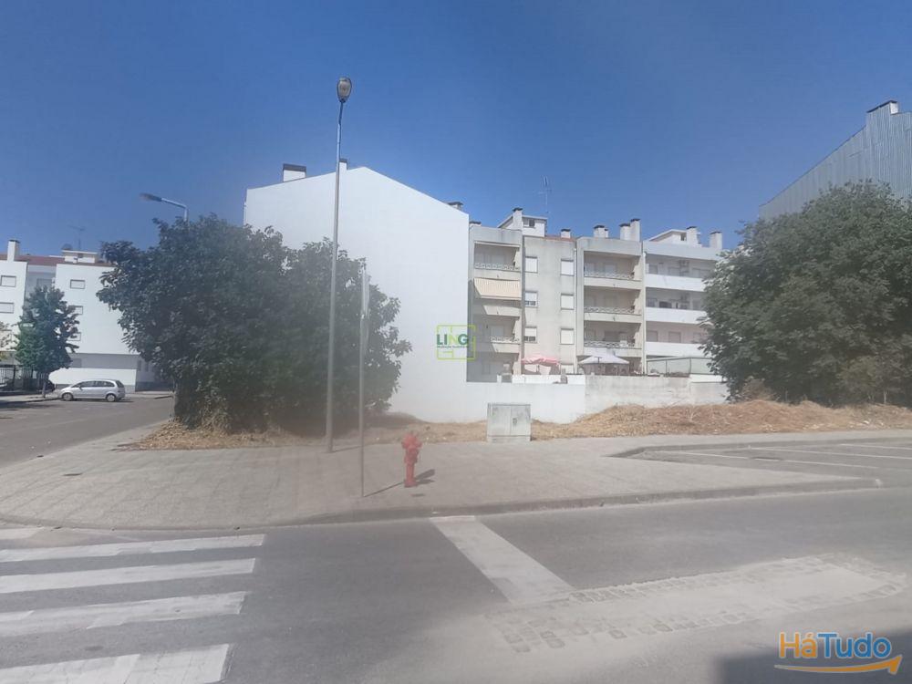 Lote de Terreno para construção de um prédio na Quinta da Carapalha Lote de Terreno para construção de um prédio na Quinta da Carapalha