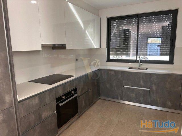 Moradia Geminada T3 Venda em Moncarapacho e Fuseta,Olhão Moradia Geminada T3 Venda em Moncarapacho e Fuseta,Olhão