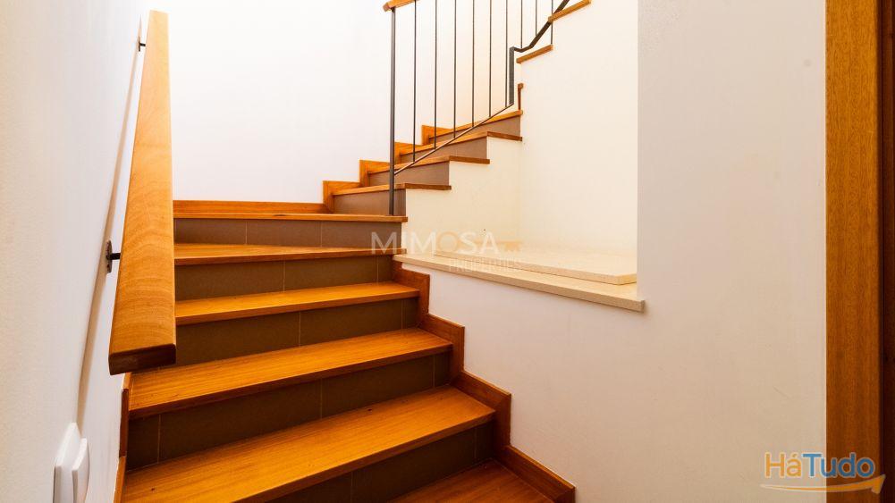 Moradia T3 em Banda ? Arão, Mexilhoeira Grande Moradia T3 em Banda ? Arão, Mexilhoeira Grande