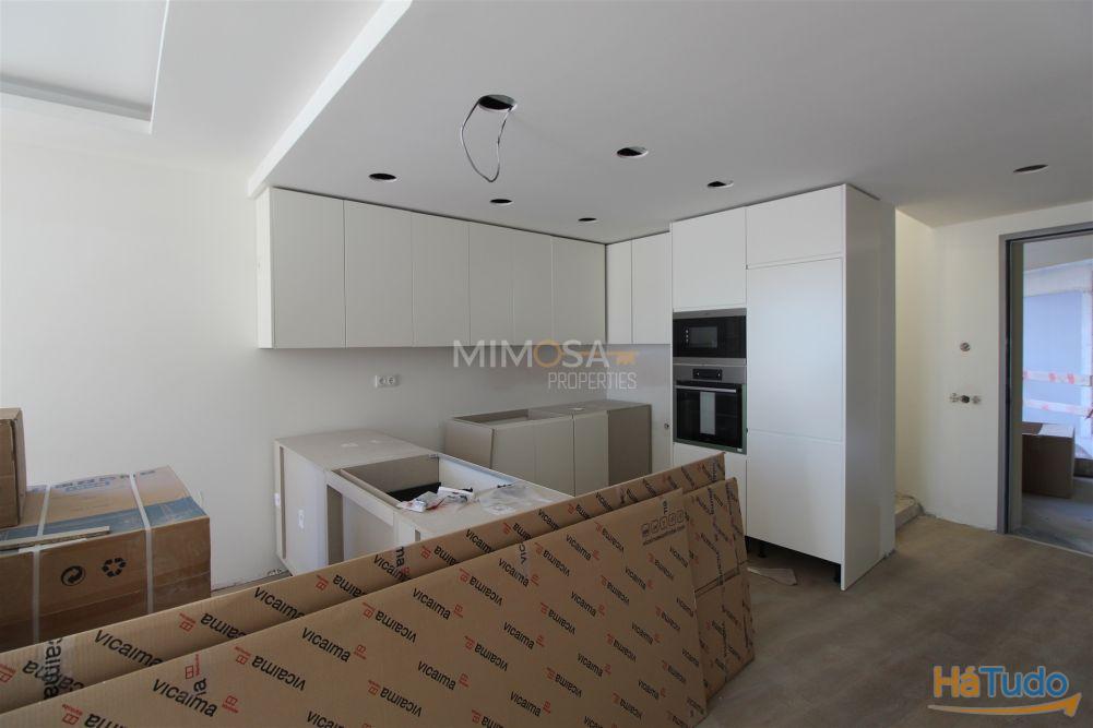 Novo Apartamento T2 com Vista para o Mar em Alvor Novo Apartamento T2 com Vista para o Mar em Alvor