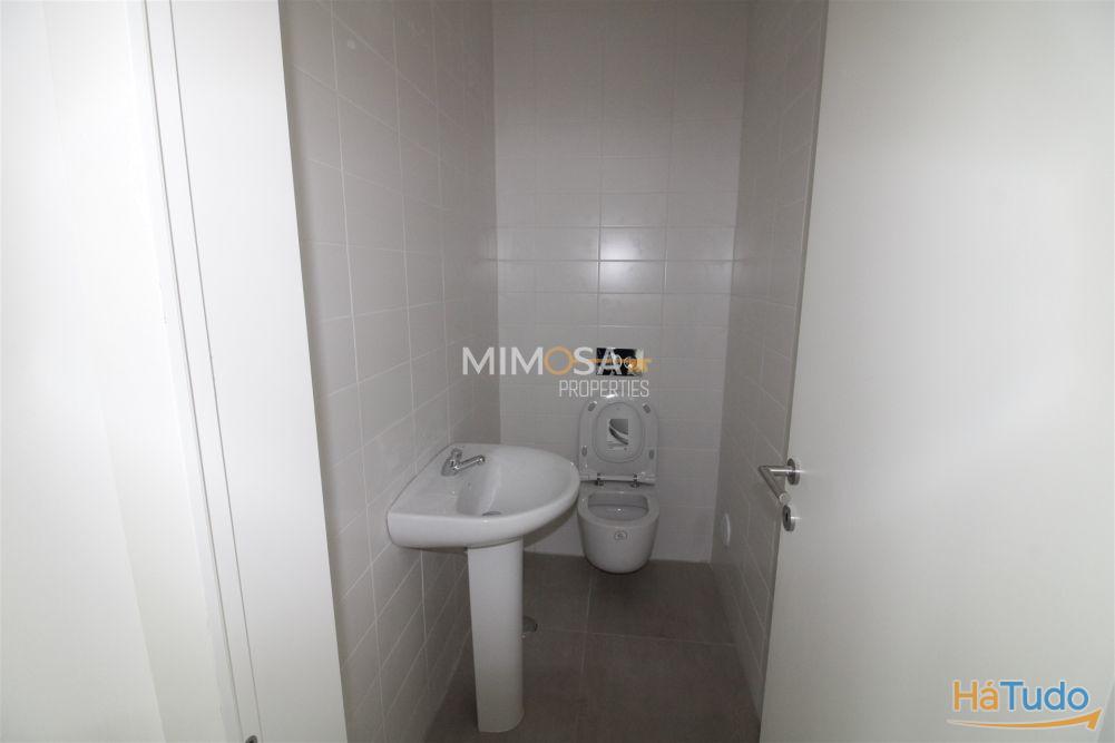 Espaço Comercial Versátil junto à Marina de Lagos Espaço Comercial Versátil junto à Marina de Lagos