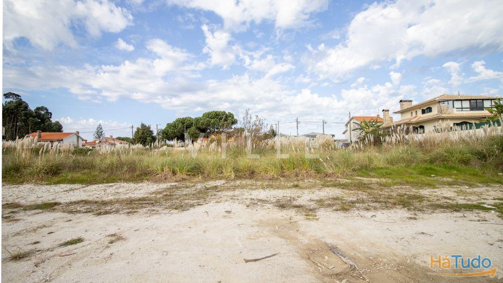 Terreno Urbano para construção de 4 moradias em Santa Joana Terreno Urbano para construção de 4 moradias em Santa Joana