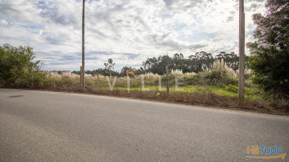 Terreno Urbano para construção de 4 moradias em Santa Joana Terreno Urbano para construção de 4 moradias em Santa Joana