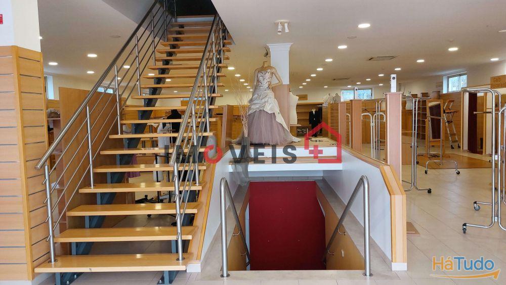 Loja com potencial para vários serviços ou comércio! Loja com potencial para vários serviços ou comércio!