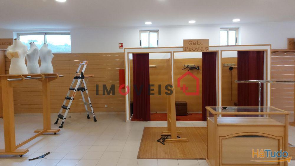 Loja com potencial para vários serviços ou comércio! Loja com potencial para vários serviços ou comércio!