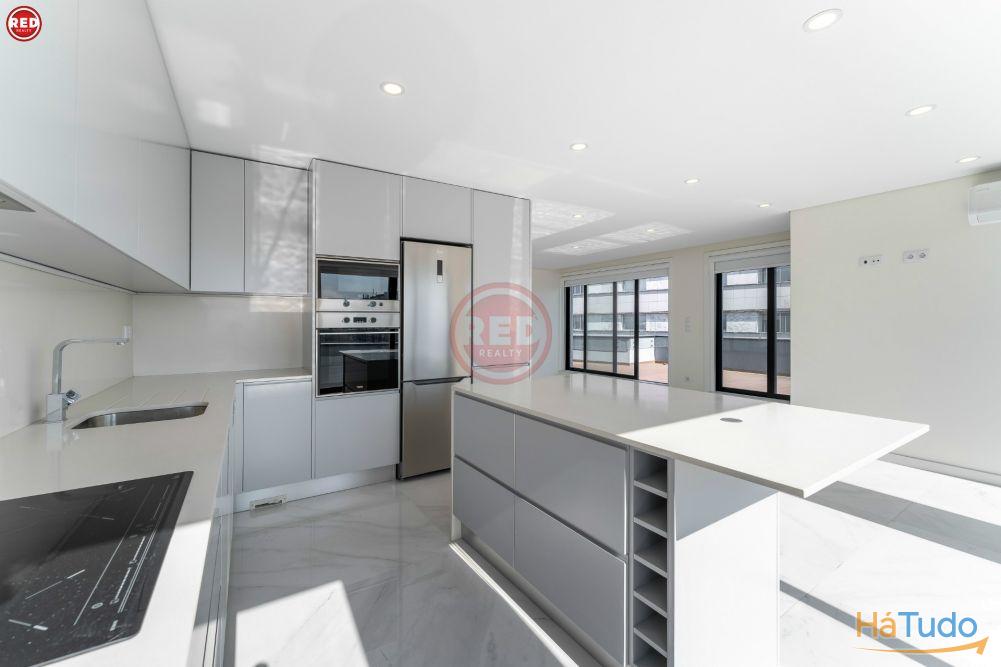 T2 Penthouse Rooftop c/ 2 lugares de garagem na Maia T2 Penthouse Rooftop c/ 2 lugares de garagem na Maia