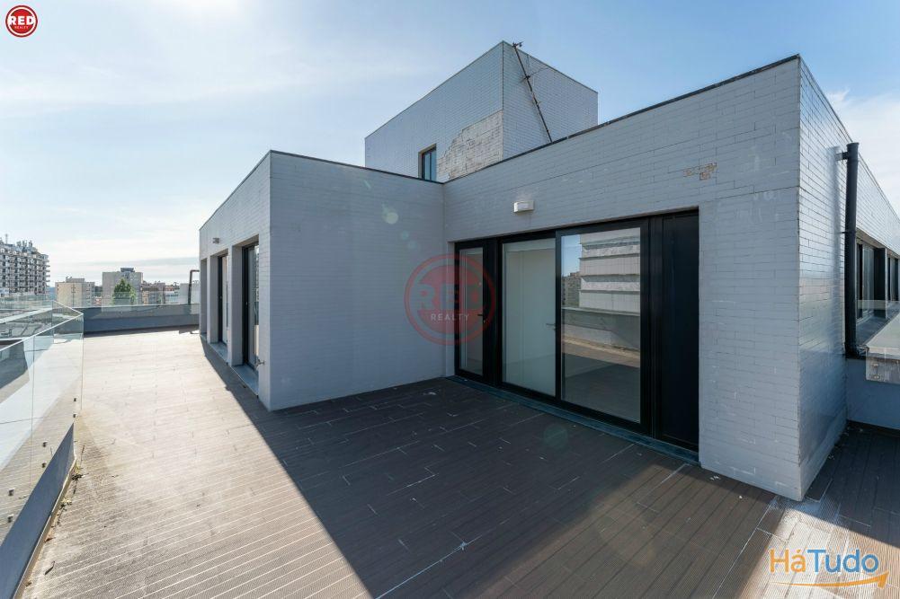 T2 Penthouse Rooftop c/ 2 lugares de garagem na Maia T2 Penthouse Rooftop c/ 2 lugares de garagem na Maia