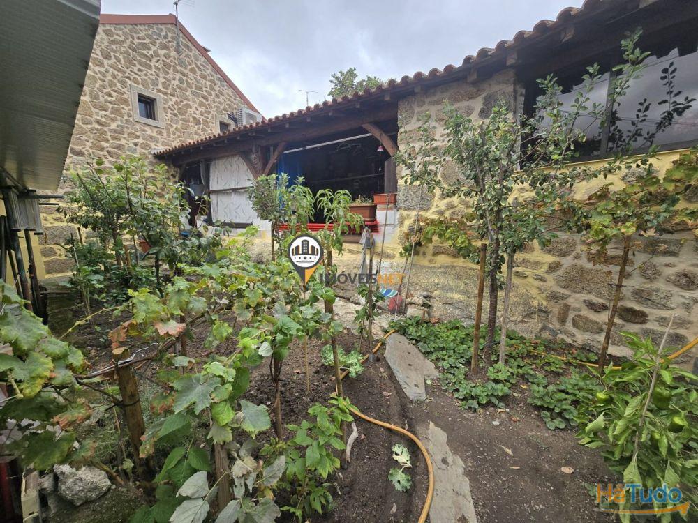 Moradia recuperada em granito e madeira, Venda, Tinalhas Moradia recuperada em granito e madeira, Venda, Tinalhas