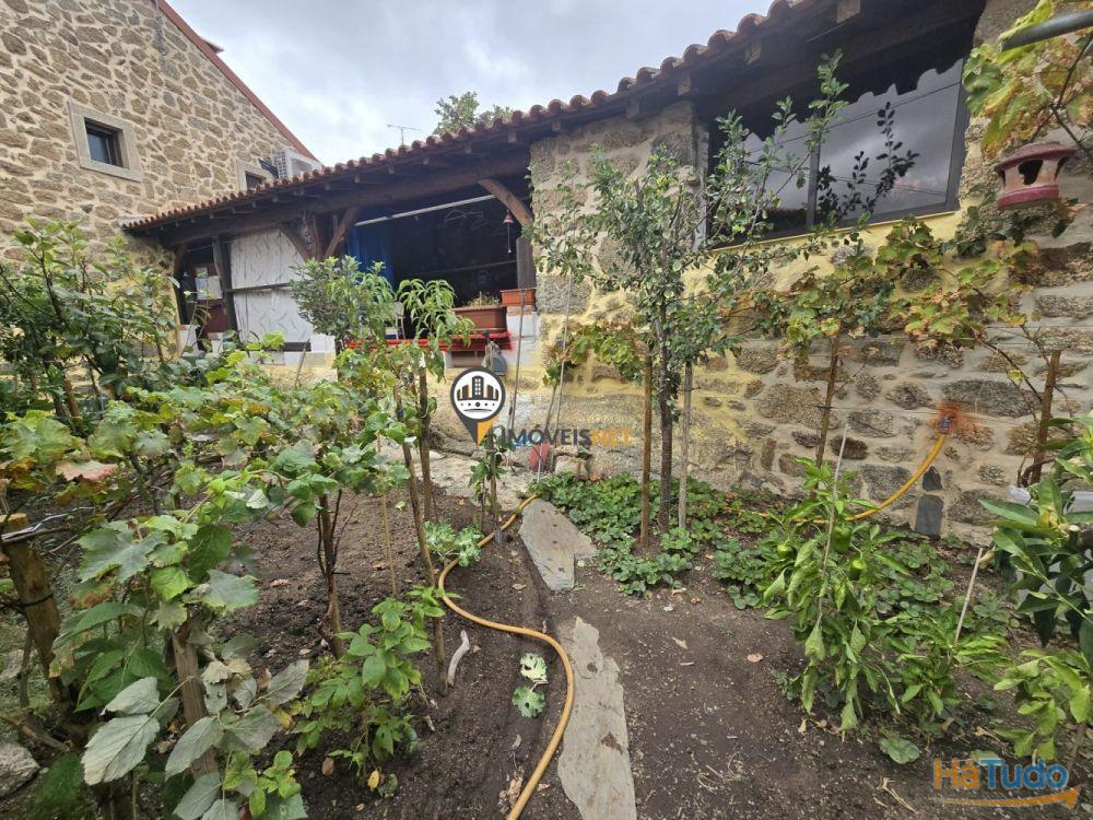 Moradia recuperada em granito e madeira, Venda, Tinalhas Moradia recuperada em granito e madeira, Venda, Tinalhas