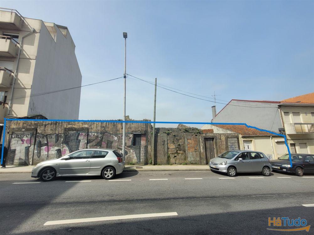 Terreno com 715m2 localizado a 300 metros da Estação de Metro! Terreno com 715m2 localizado a 300 metros da Estação de Metro!