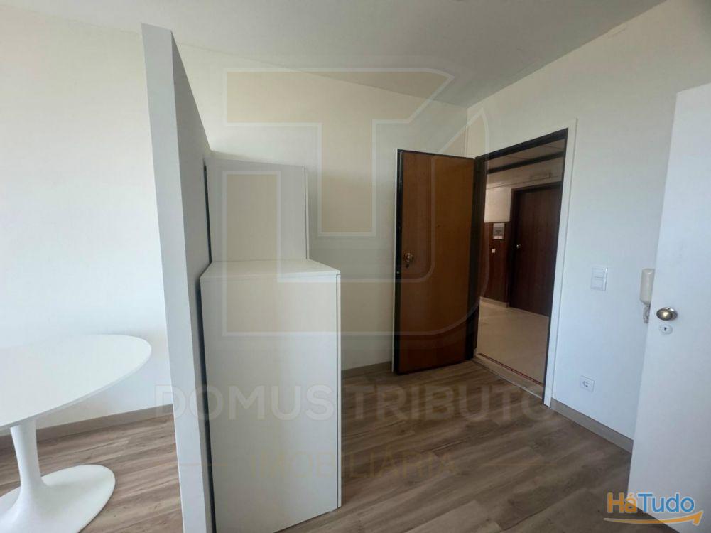 Estúdio T0 Mobilado e Equipado, no Centro de Matosinhos Estúdio T0 Mobilado e Equipado, no Centro de Matosinhos