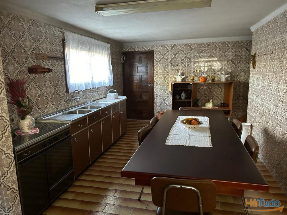 Moradia T4 com terreno no Troviscal Moradia T4 com terreno no Troviscal