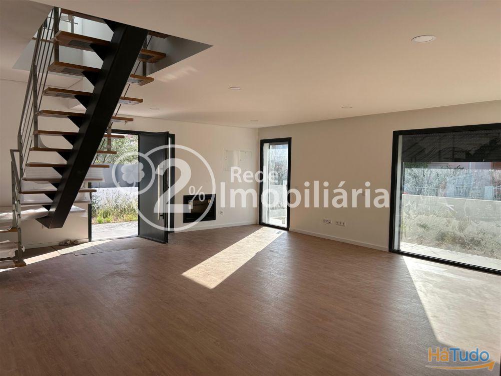 Moradia T4 nova em Azurva Moradia T4 nova em Azurva