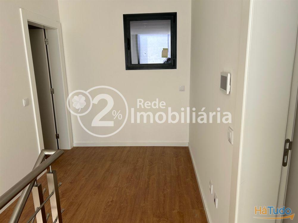 Moradia T4 nova em Azurva Moradia T4 nova em Azurva