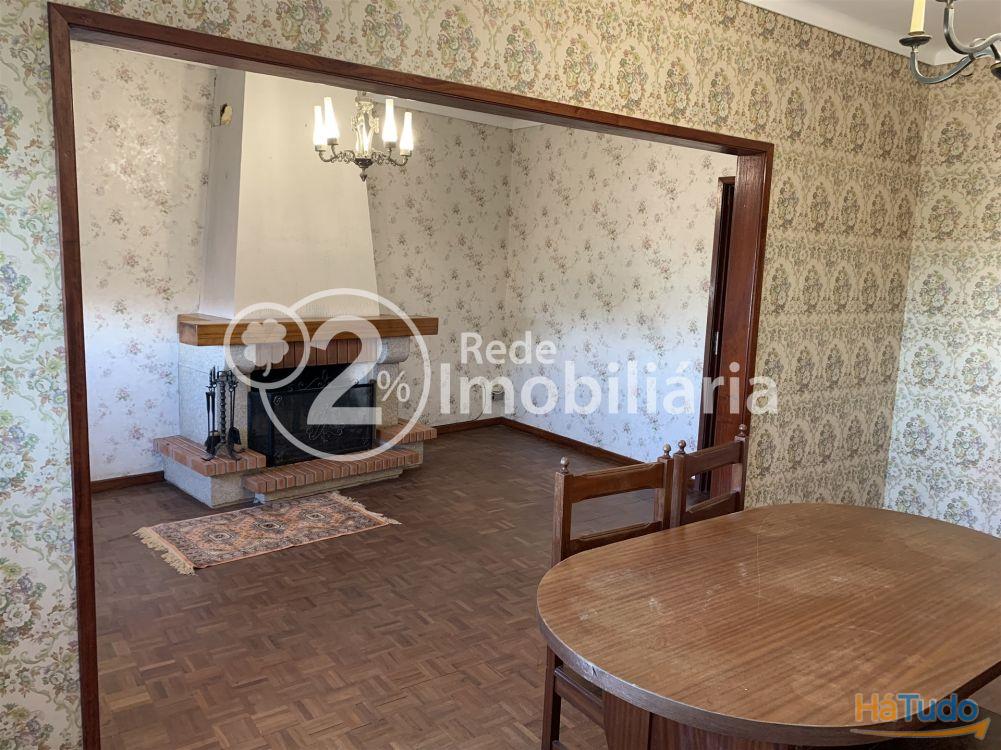 Moradia de dois pisos em São Bernardo Moradia de dois pisos em São Bernardo