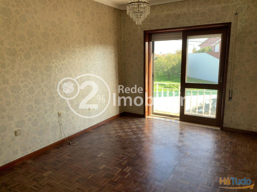 Moradia de dois pisos em São Bernardo Moradia de dois pisos em São Bernardo