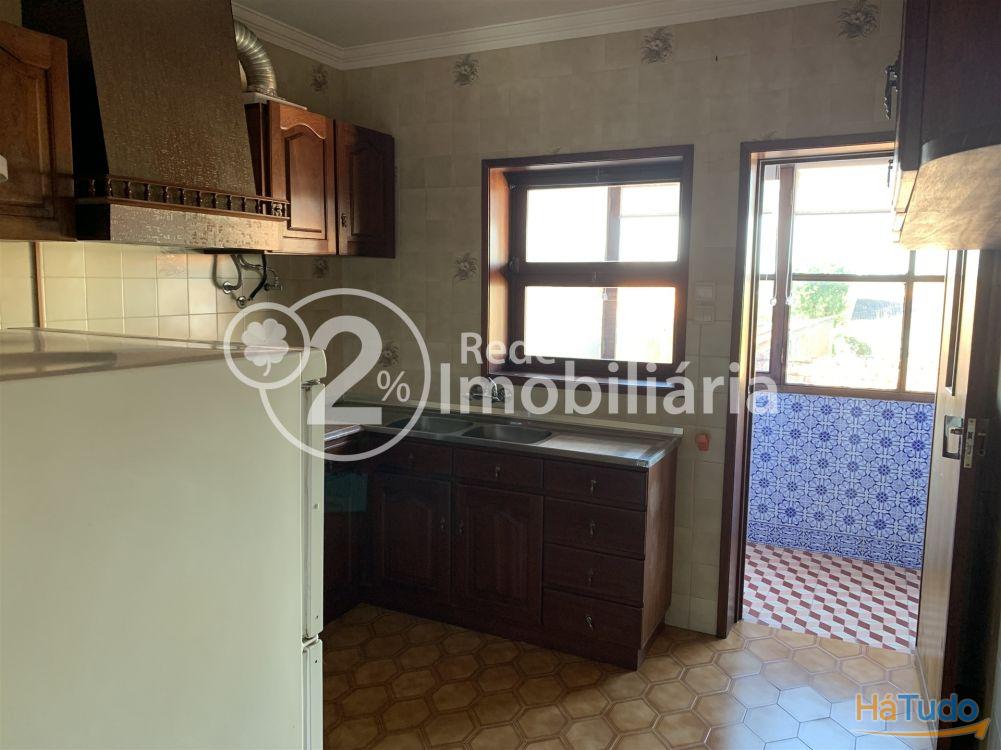 Moradia de dois pisos em São Bernardo Moradia de dois pisos em São Bernardo