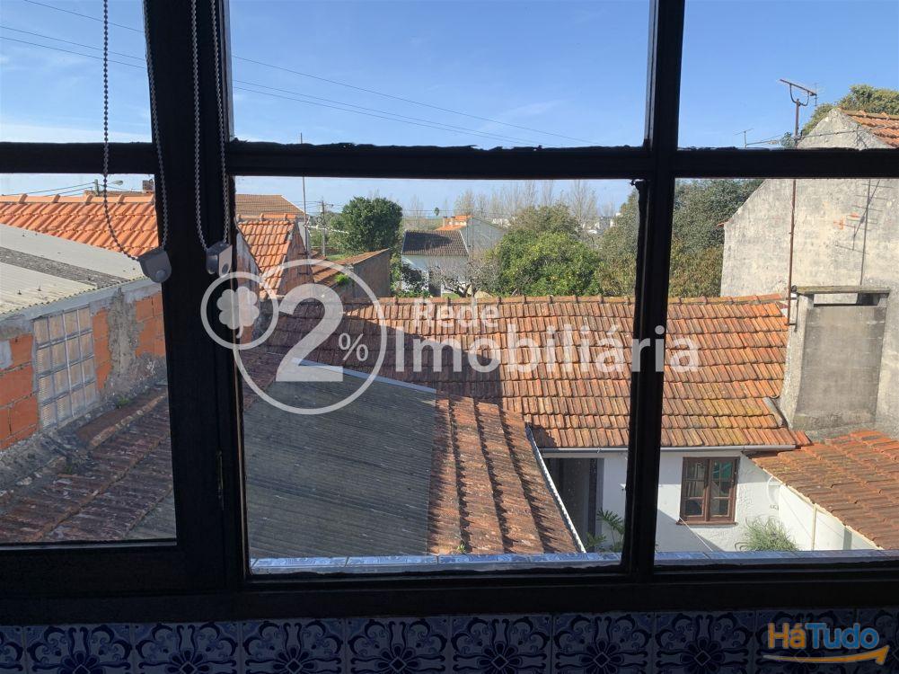 Moradia de dois pisos em São Bernardo Moradia de dois pisos em São Bernardo