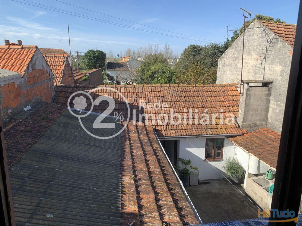 Moradia de dois pisos em São Bernardo Moradia de dois pisos em São Bernardo