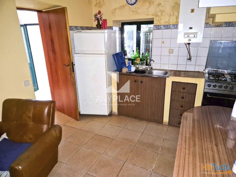 Moradia típica Algarvia para renovar situada no sítio da Nave dos Cordeiros. Moradia típica Algarvia para renovar situada no sítio da Nave dos Cordeiros.