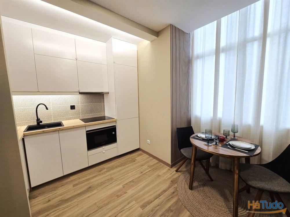 Apartamento/Escritório Remodelado Próximo ao Polo Universitário e Hospital São João Apartamento/Escritório Remodelado Próximo ao Polo Universitário e Hospital São João