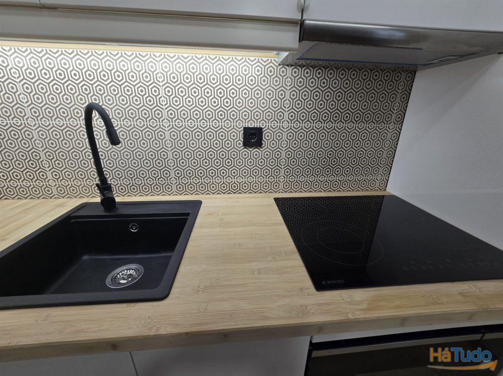 Apartamento/Escritório Remodelado Próximo ao Polo Universitário e Hospital São João Apartamento/Escritório Remodelado Próximo ao Polo Universitário e Hospital São João